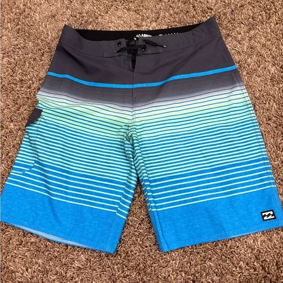 Billabong Black and Gray Board Shorts - Picture 2 of 7